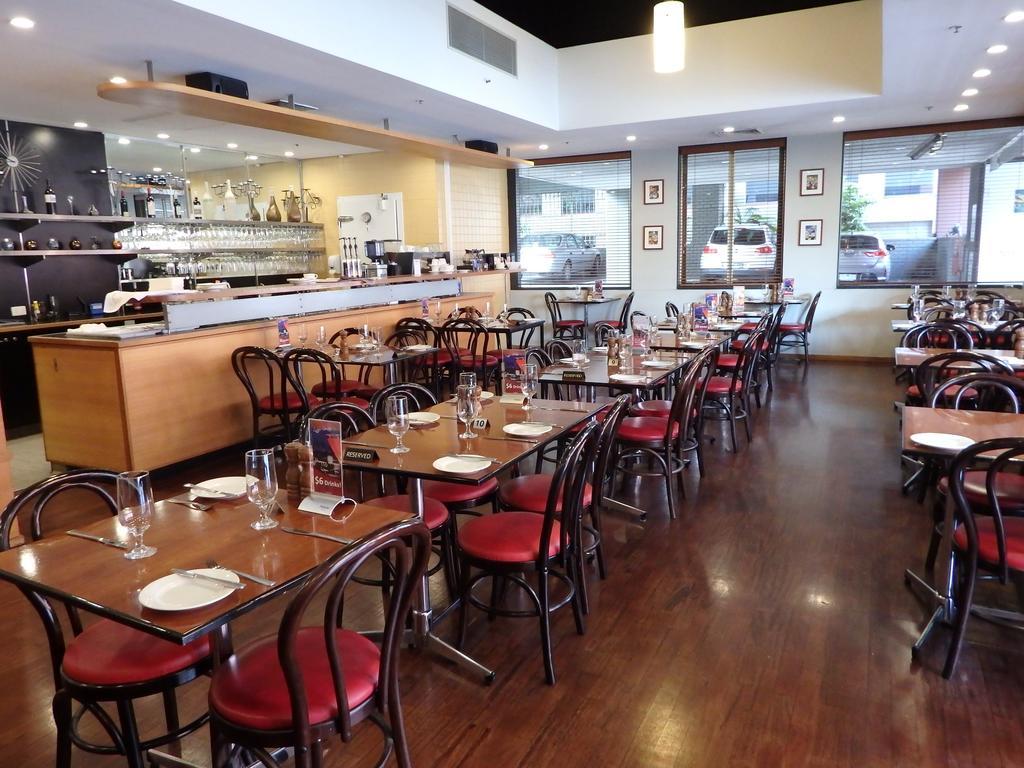 Zagame'S House Hotel Melbourne Exterior photo Interior of the restaurant