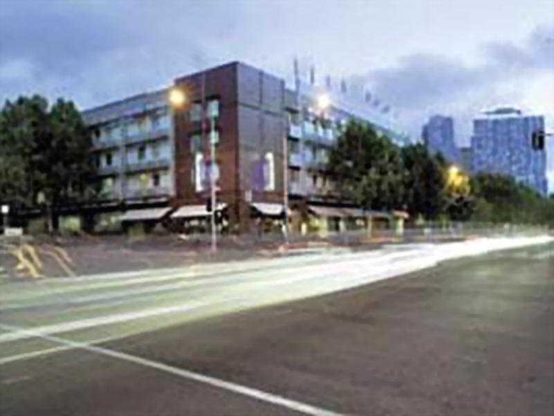 Zagame'S House Hotel Melbourne Exterior photo The former headquarters of the Australian Institute of Sport in the Australian Capital Territory