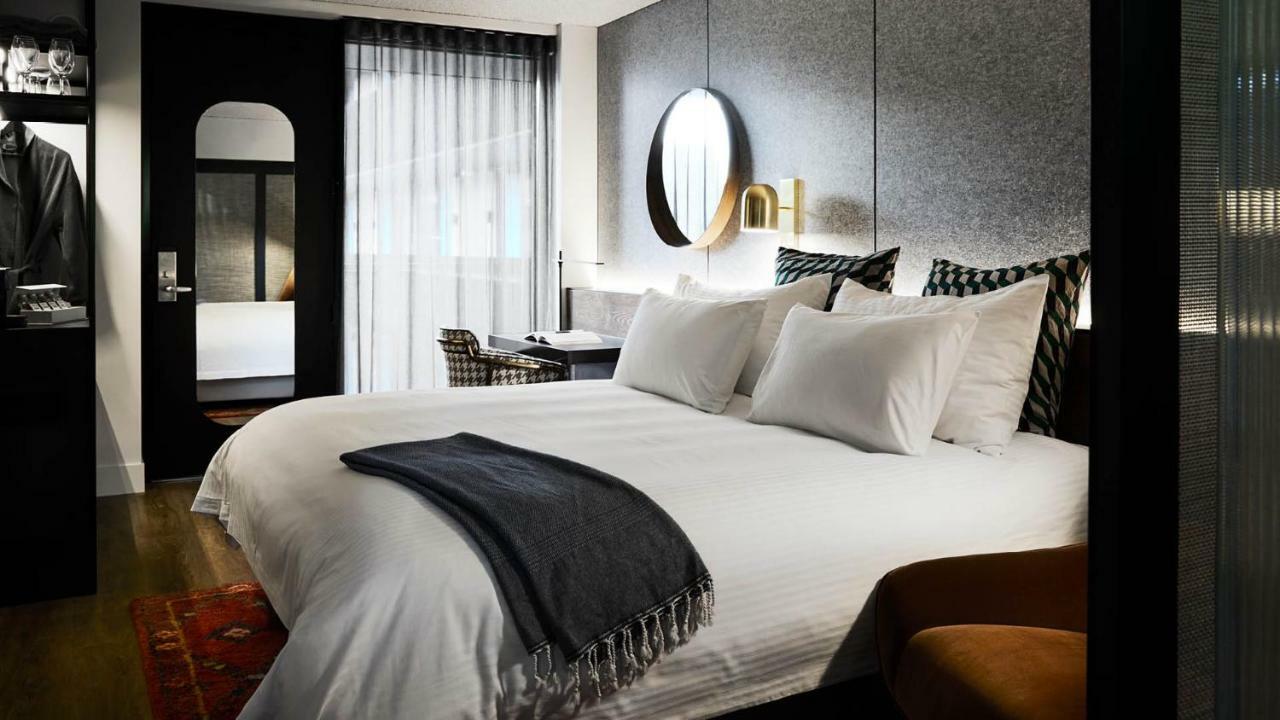 Zagame'S House Hotel Melbourne Exterior photo A bedroom at the hotel