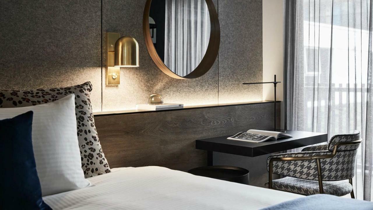 Zagame'S House Hotel Melbourne Exterior photo A bedroom at the hotel